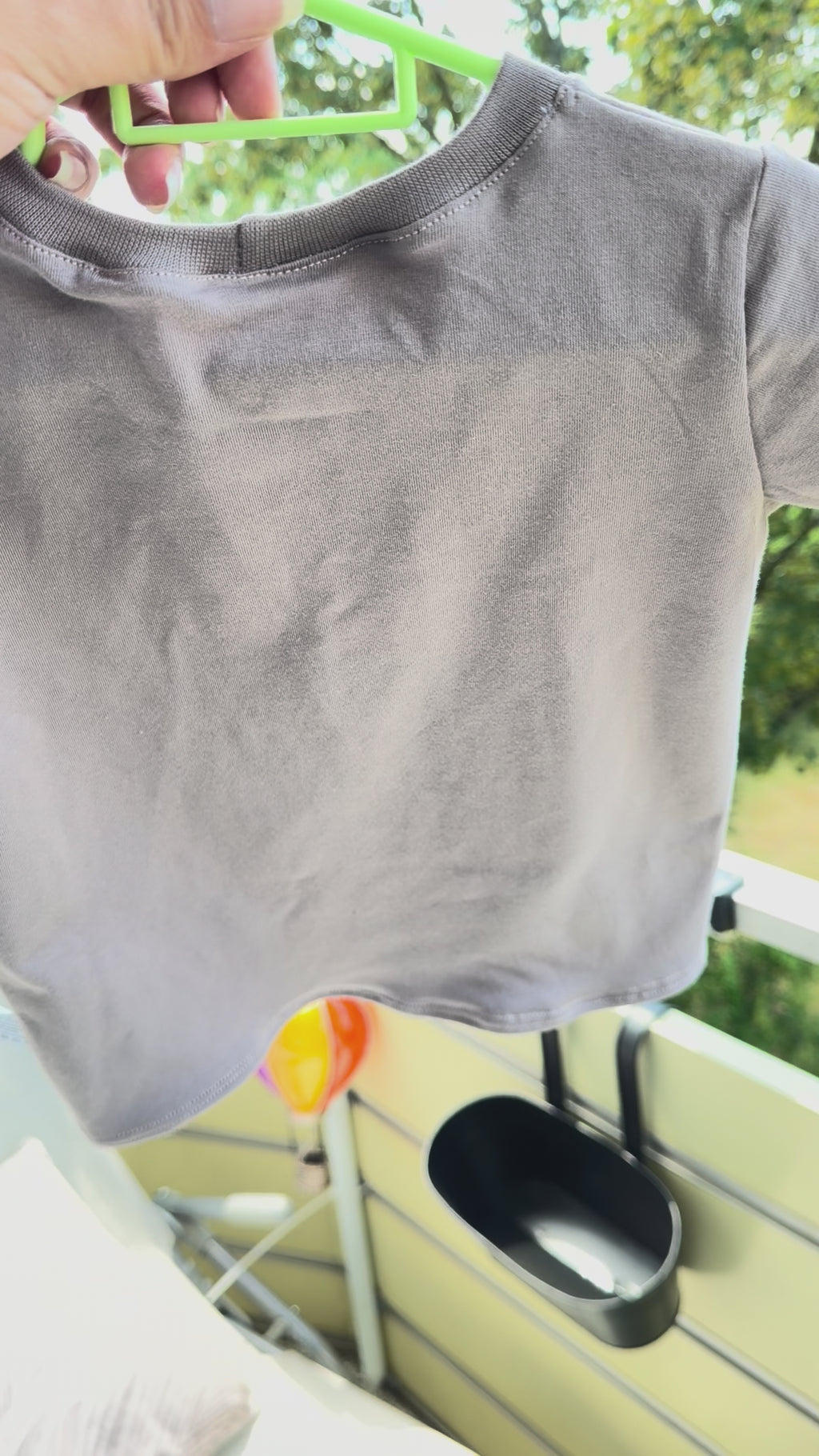 Handgemachtes Kindershirt „Theo der kleine Baggerfahrer“